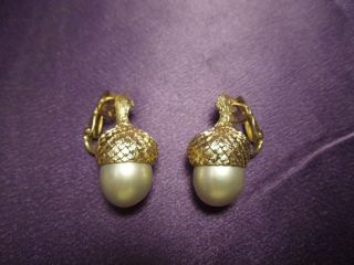 Crown Trifari Gold Tone Faux Pearl Acorn Clip On Earrings Designer Signed