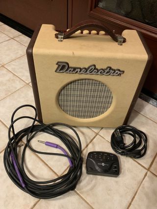 Vtg Danelectro Nifty Fifty Guitar Amp Vintage Style And Sound - Guitar Separate
