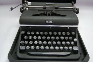 Royal Quiet Deluxe A Vintage Typewriter 1946 W Case Great Matte Black