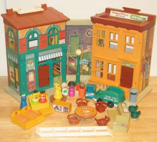 Vintage Fisher Price Little People Sesame Street Apartment House 938