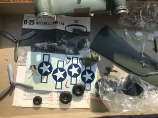 VINTAGE AURORA B - 25 MITCHELL BOMBER PLANE MODEL KIT GIANT SIZE 9