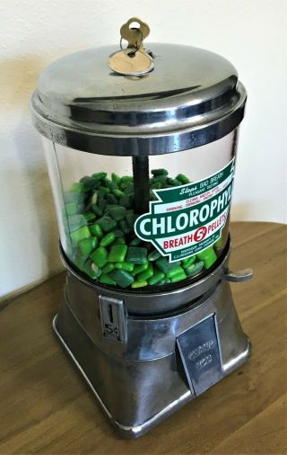 Vintage Regal Cylinder Globe 5 Cent Chlorophyll Gum Vending Machine