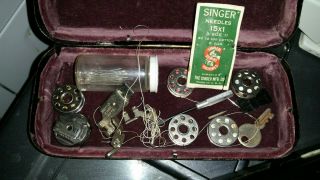 Vintage WHITE SINGER FEATHERWEIGHT Model 221 SEWING MACHINE Serial PA226012 3