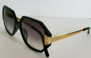 $ale 2day Linda Farrow Luxe Sunglasses Black Gold Frame Smaller Frame 5 " X5 "