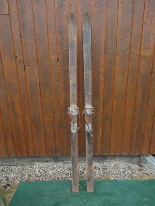 Great Vintage 78 " Long Wooden Skis With Dark Finish And Metal Bindings