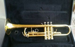 Vintage Holton Bb Trumpet T602 & Case With Holton 7c Mouthpiece