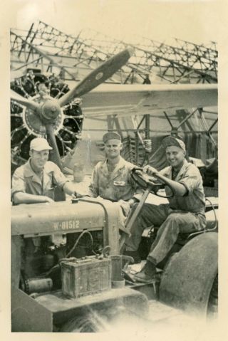 Org Wwii Photo: American Gi Aircraft Mechanics With Aircraft Pearl Harbor
