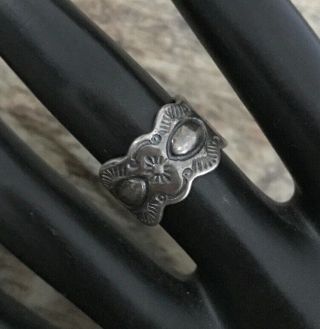 Vintage Native American Old Pawn Sterling Silver Ring.  Size 5.