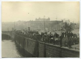 Wwii Large Size Press Photo: Refugees In Berlin Center Near Spree River May 1945