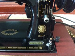 Vintage Singer Model 99 Sewing Machine with Case 2