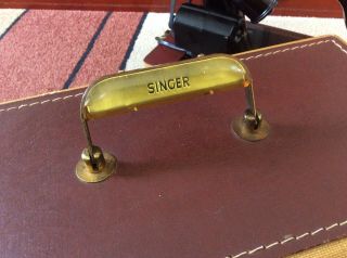 Vintage Singer Model 99 Sewing Machine with Case 8