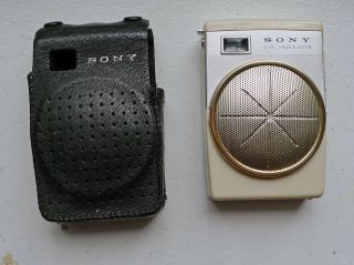 Vintage Sony Tr - 620 Transistor Radio W/ Case - Cosmetic