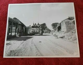 1945 Press Photo Okinawa General Sherman Tanks Move Along Puragan Hamlet