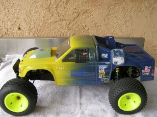 Vintage Team Associated Rc10 - T2 Rc {in Near Condition} {new Painted Body}