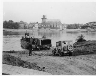 Org Wwii Photo: Gi Jeeps And Transport Vehicle Loading Into Barge To Cross Rhine
