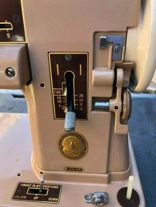 Vintage Singer Sewing Machine 401A With Foot Pedal 2