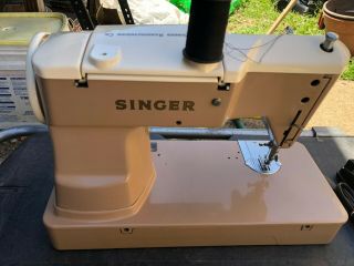 Vintage Singer Sewing Machine 401A With Foot Pedal 4