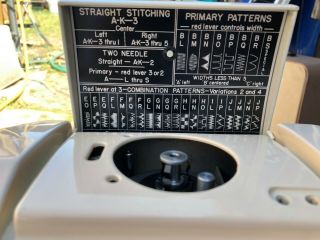 Vintage Singer Sewing Machine 401A With Foot Pedal 6