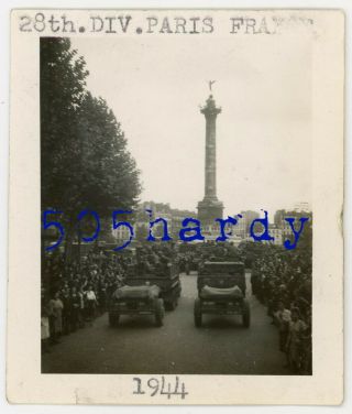 Wwii Us Gi Photo - 28th Infantry Division Trucks Head Towards Colonne De Juillet