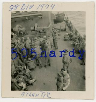 Wwii Us Gi Photo - 28th Infantry Division Gis On Ship During Atlantic Cross 2