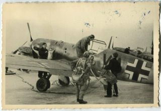 German Wwii Archive Photo: Luftwaffe Messerschmitt Bf 109 Aircraft Before Flight