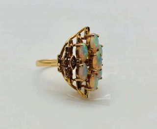 Gorgeous Vintage Solid 14k Yellow Gold and Opal Cocktail Ring Size 4 2