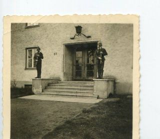 German Photo Ww2 Two Soldiers W.  Stellhelmet A.  Gun,  Guard Wwii 499