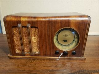 Vintage Old Wood Antique Tube Radio " Howard " Very Rare Radio 1930s Beatifu