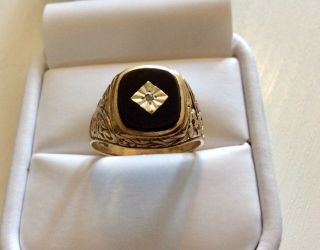 Good Gents Vintage Solid 9 Carat Gold Onyx & Diamond Mens Signet Ring - T
