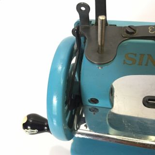 1950s Vintage Rare BLUE SINGER Toy Sewing Machine model 20 SewHandy 10