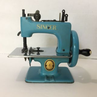1950s Vintage Rare Blue Singer Toy Sewing Machine Model 20 Sewhandy