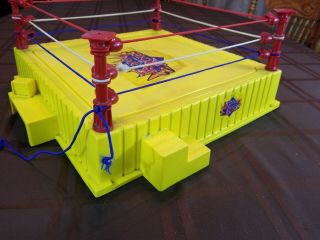 Vintage wwf King of The Ring Wrestling Ring wrestlemania yellow ring figure RARE 3