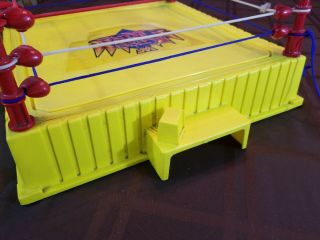 Vintage wwf King of The Ring Wrestling Ring wrestlemania yellow ring figure RARE 4