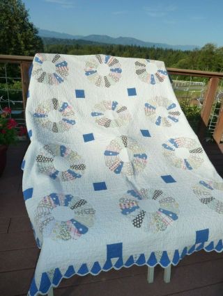 Vintage Feedsack Dresden Plate Quilt Hand Quilted Scallop Edge Sweet