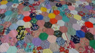 Awesome Vintage Very Colorful Hexagon Pattern Quilt Top L82. 4