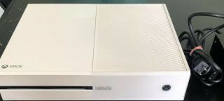 Rare Xbox One Only Given To Microsoft Employees - “i Made This Launch Team”