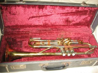 Vintage Getzen Deluxe Tone Balanced Trumpet Elkhorn,  Wis W/original Case