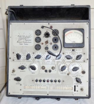 Vintage Hickok 533 Dynamic Mutual Conductance Tube Tester. 2