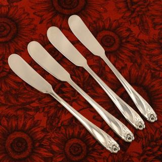 Daffodil 4 Individual Butter Spreader Knives 1847 Rogers International Silver