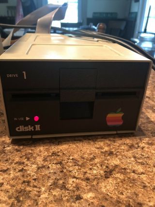 Apple 2e Vintage Computer w/ Monitor & Disk Drive 3