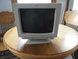 Vintage 1993 - Ibm Computer Monitor - Ps1 Svga - Series No.  039 - 004