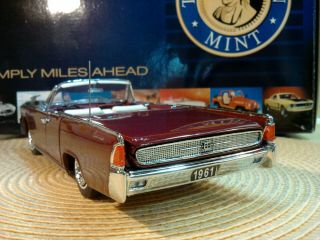 FRANKLIN 1961 LINCOLN CONTINENTAL RARE LE.  1:24 NOS.  UNDISPLAYED.  DOCS 8