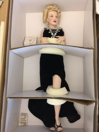 Franklin Marilyn Monroe Irresistible Rare Porcelain Doll NRFB 6