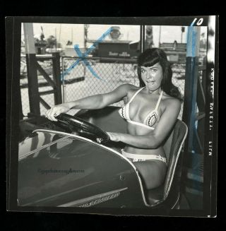 Bunny Yeager Vintage Bettie Page Photograph 1954 Funland Amusement Park Rare Nr