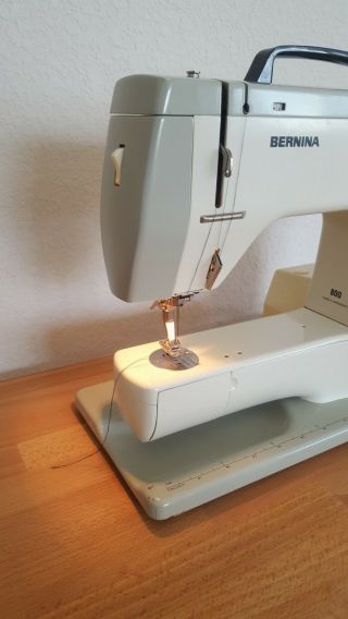 Bernina 800 - great,  vintage sewing machine with foot controller 4