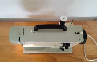 Bernina 800 - great,  vintage sewing machine with foot controller 5