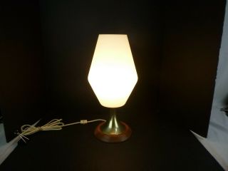 Vtg Mid Century Danish Modern White Frosted Glass Pedestal Table Lamp Teak Base 7