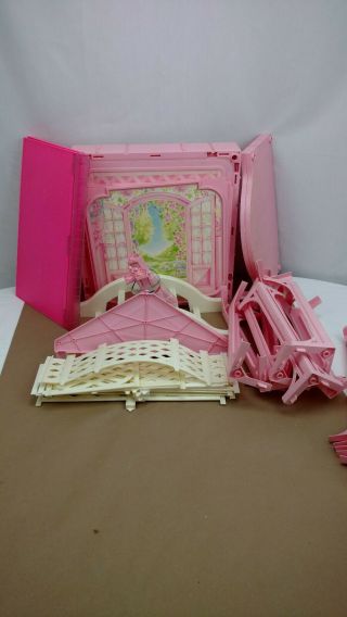 Vintage 1995 Barbie Pink N Pretty House 11418