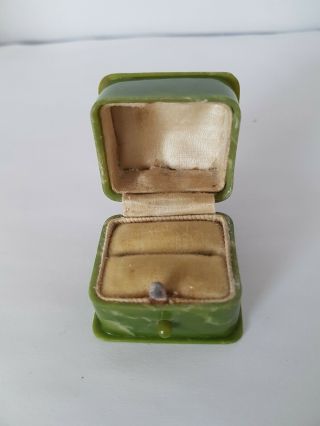 Vintage Art Deco Marbled Green Bakelite Ring Box 5