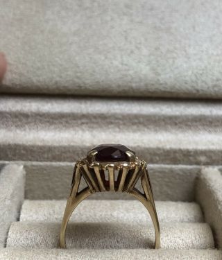 Vintage 14k Solid Gold W/ Red Stone Ring Size 7.  5 3